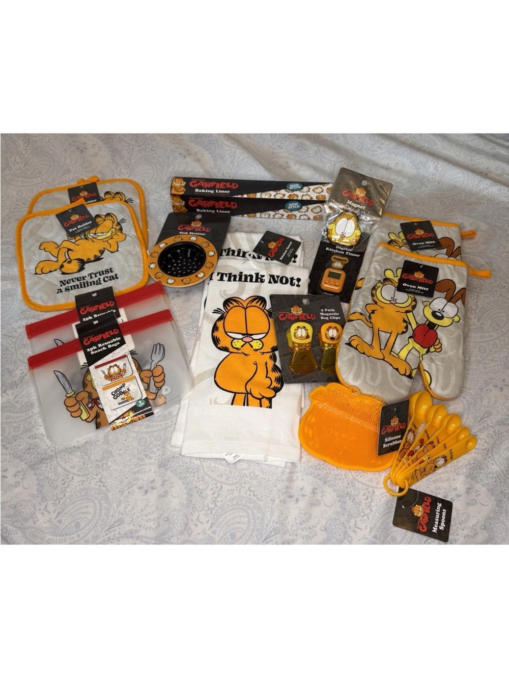 Garfield Kitchen Supplies Bundle Set of 22 Pieces Total